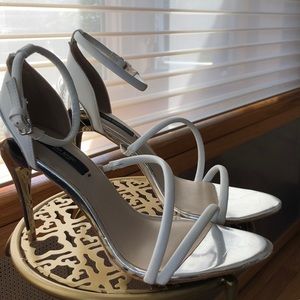 NWOT✨ ZARA white strapped heels